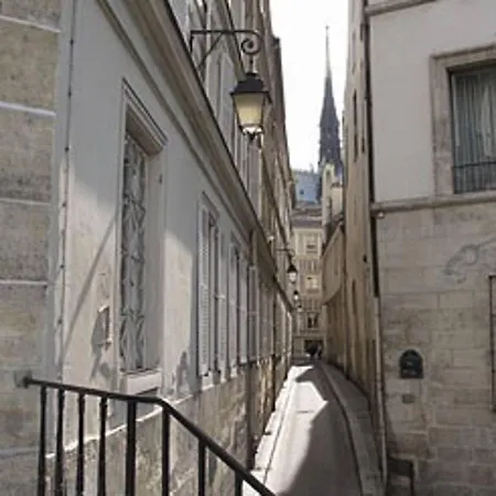 Unit 014 Notre Dame Paris
